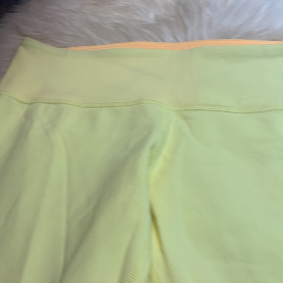 Size 10 Lululemon Yellow crop pant - Picture 10 of 16